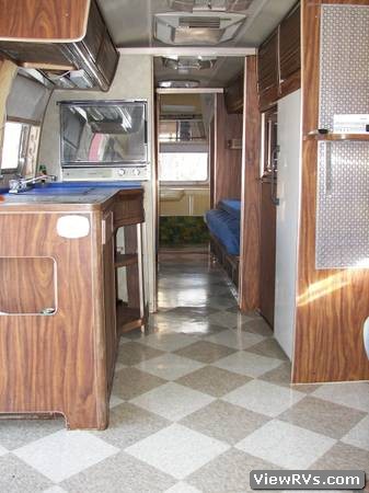 1977 Airstream Sovereign 31' Travel Trailer (A)