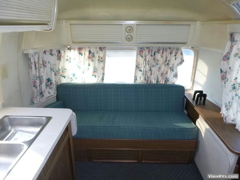 1974 Airstream Travel Trailer Safari 23' (B)