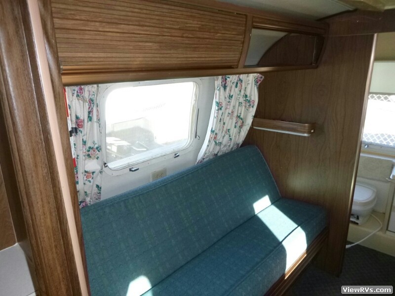 1974 Airstream Travel Trailer Safari 23' (B)