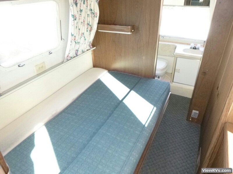 1974 Airstream Travel Trailer Safari 23' (B)