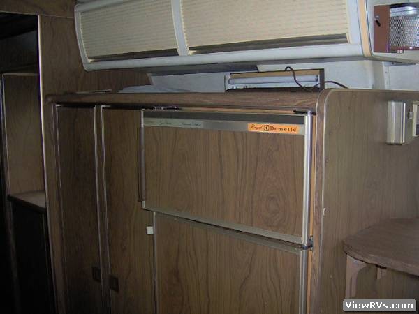 1974 Airstream Trailer Sovereign of the Road 31' (D)