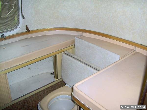 1974 Airstream Trailer Sovereign of the Road 31' (D)