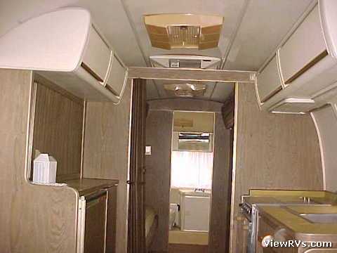 1974 Airstream Tavel Trailer Tradewind 25' (A)