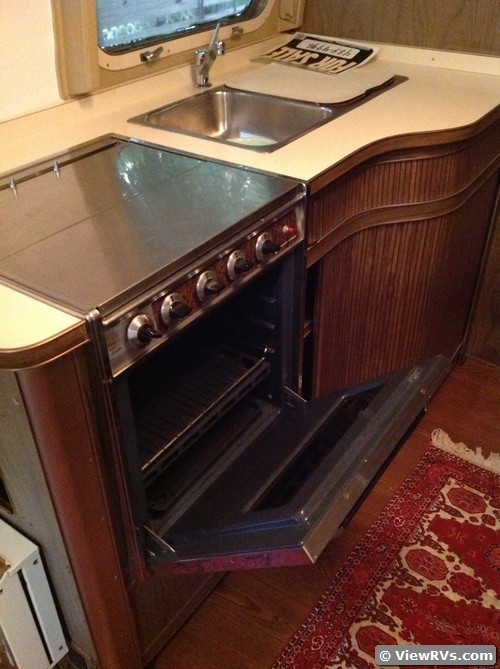1975 Airstream Ambassador 29' Travel Trailer (A)