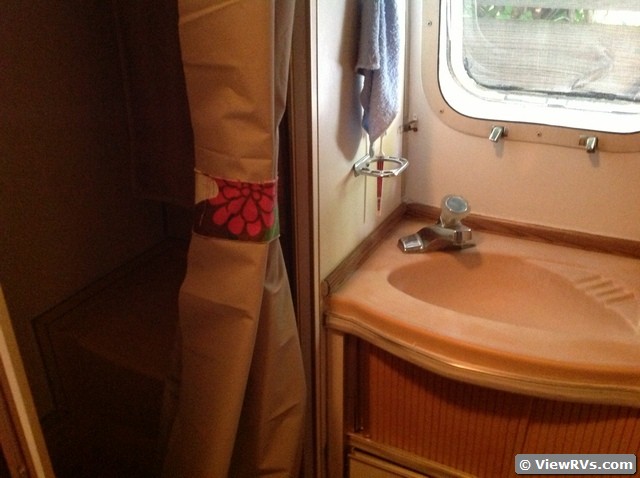 1975 Airstream Ambassador 29' Travel Trailer (A)