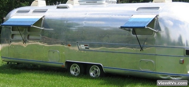 1976 Airstream Sovereign International 31' Travel Trailer (E)