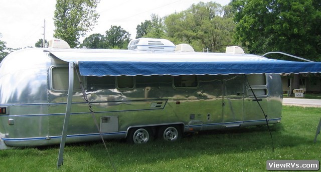 1976 Airstream Sovereign International 31' Travel Trailer (E)