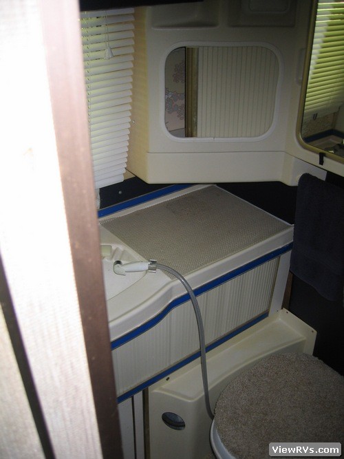 1976 Airstream Sovereign International 31' Travel Trailer (E)