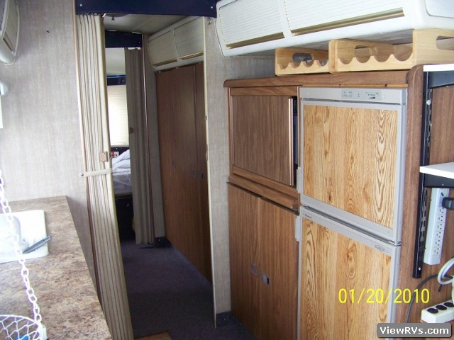 1976 Airstream Sovereign International 31' Travel Trailer (E)