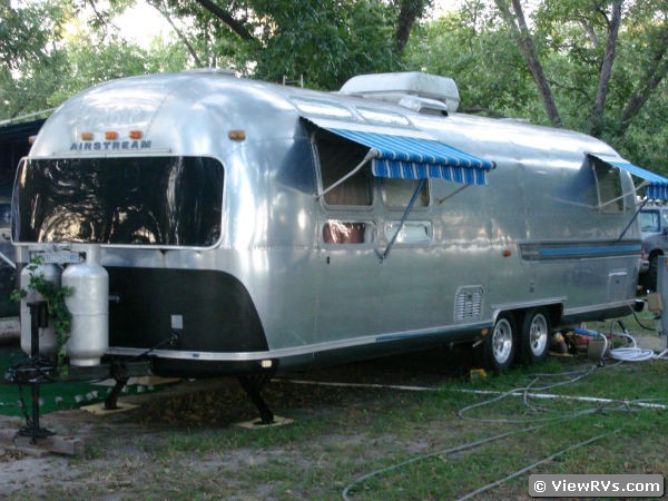 1978 Airstream Sovereign of the Road 31' Travel Trailer (A)