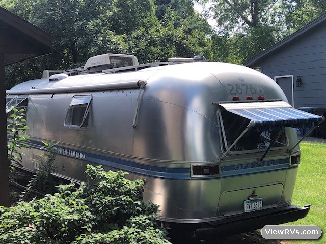 1981 Airstream International 31 travel trailer
