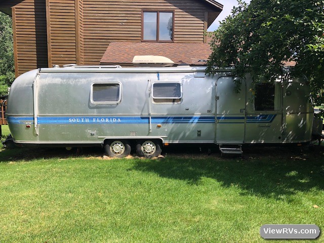 1981 Airstream International 31 travel trailer