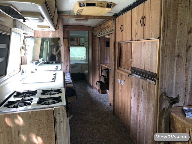 1981 Airstream International 31 travel trailer