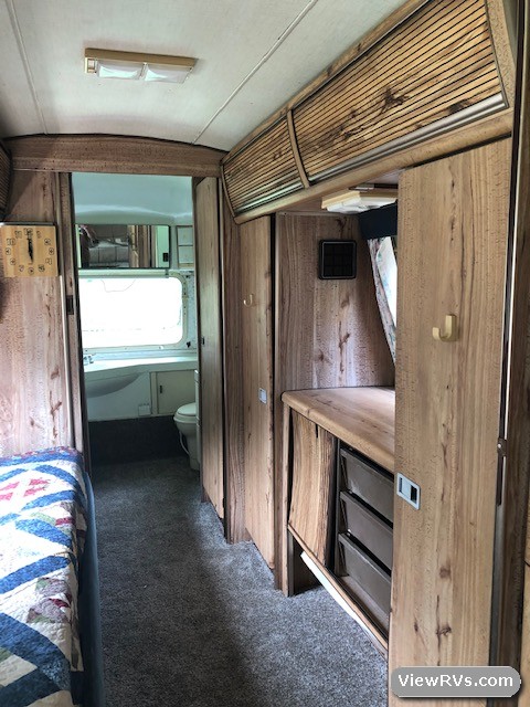 1981 Airstream International 31 travel trailer