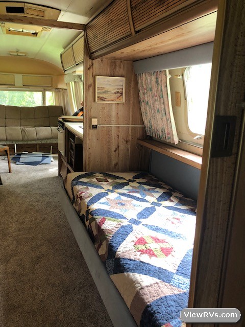 1981 Airstream International 31 travel trailer