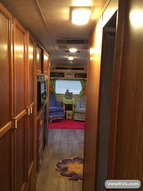 1985 Airstream Sovereign 31 Travel Trailer