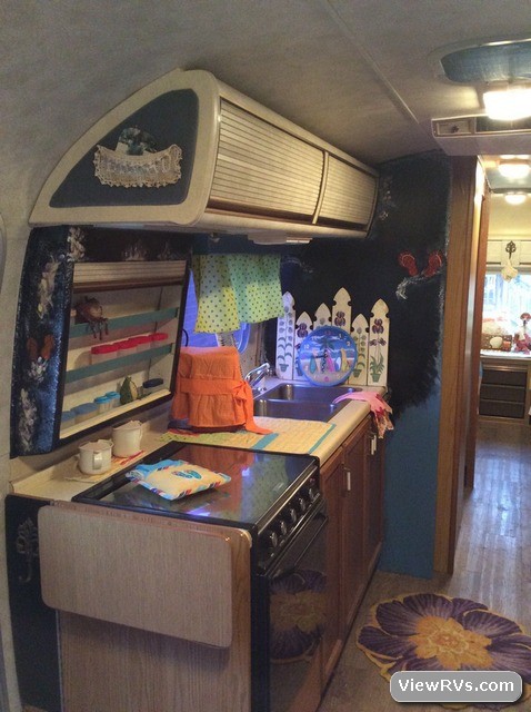 1985 Airstream Sovereign 31 Travel Trailer