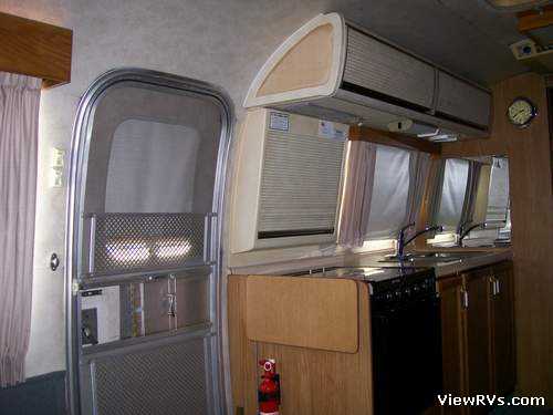 1986 Airstream Sovereign 31' Travel Trailer