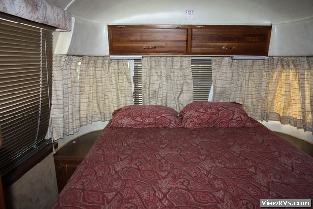 1992 Airstream Travel Trailer Limited 34' (B)