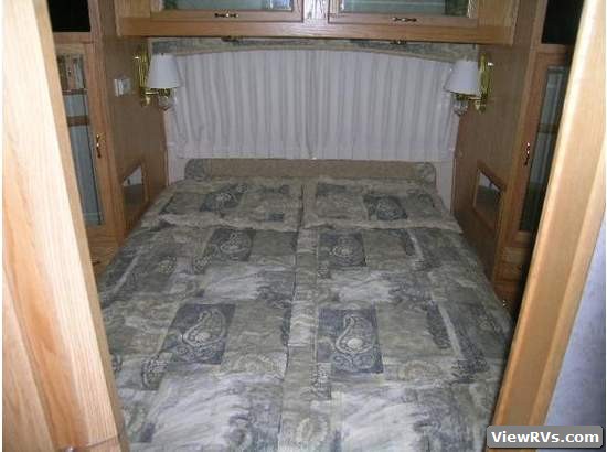 2003 Airstream Classic 30' Travel Trailer (A)