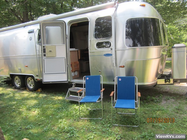 2004 Airstream Travel Trailer Classic 30 Slide-Out (C)