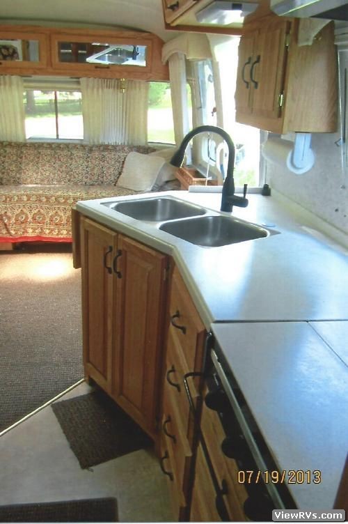 2004 Airstream Travel Trailer Classic 30 Slide-Out (C)