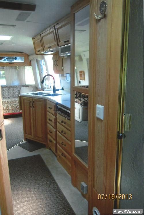 2004 Airstream Travel Trailer Classic 30 Slide-Out (C)