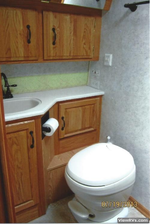 2004 Airstream Travel Trailer Classic 30 Slide-Out (C)