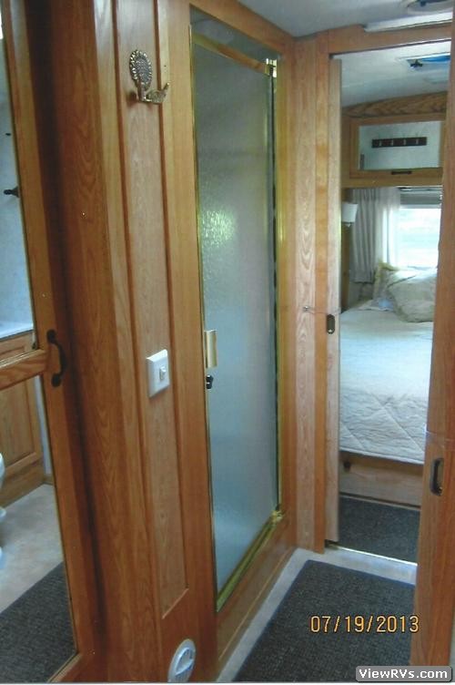 2004 Airstream Travel Trailer Classic 30 Slide-Out (C)