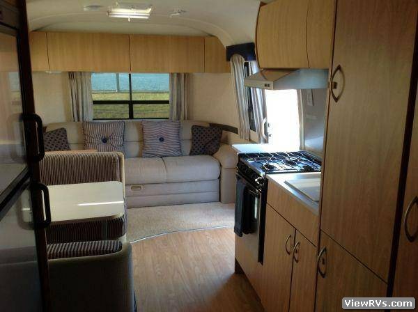 2004 Airstream Trailer Safari 25 Six Sleeper