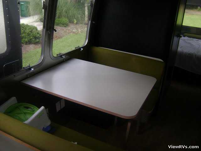 2004 Airstream International CCD 28' Travel Trailer (A)
