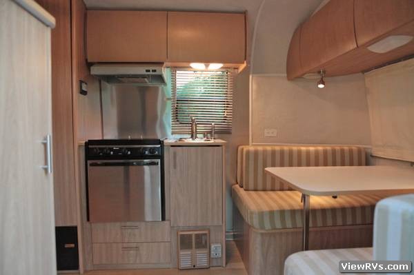 2007 Airstream Travel Trailer Safari Bambi 19' (A)