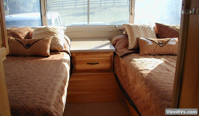 2009 Airstream Classic Limited 27FB 27' Travel Trailer (A)