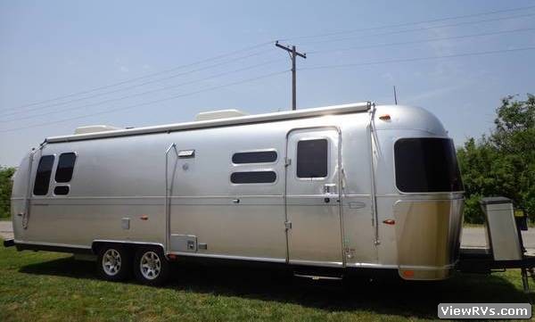 2011 Airstream Travel Trailer Flying Cloud 30' (A)