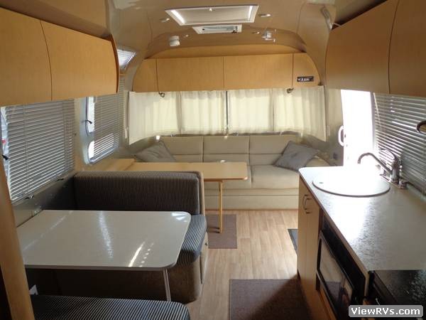 2011 Airstream Travel Trailer Flying Cloud 30' (A)