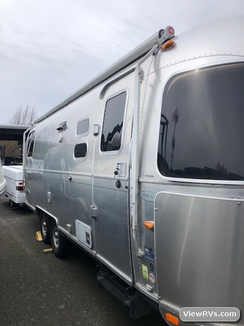 2012 Airstream Flying Cloud 25 Travel Trailer
