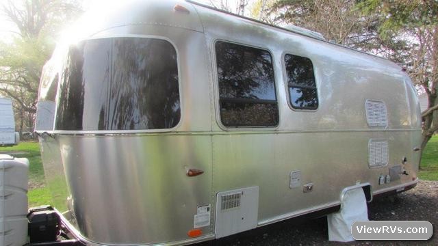 2012 Airstream Sport Bambi 22FB Travel Trailer