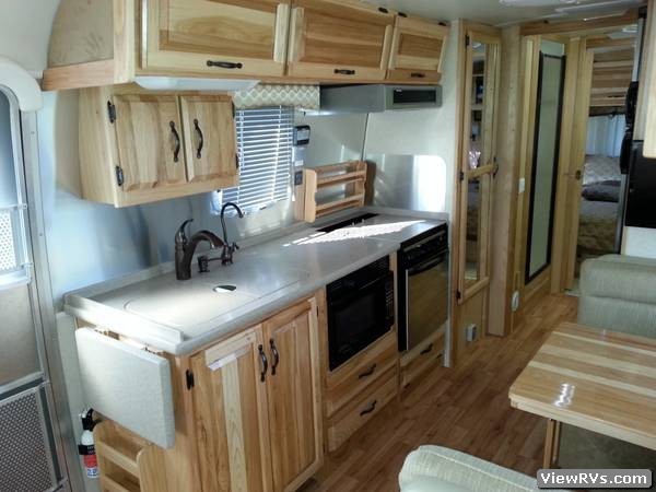 2012 Airstream Travel Trailer Classic 30' (A)