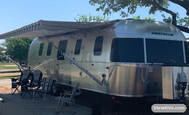 2019 Airstream Classic 33FB Travel Trailer