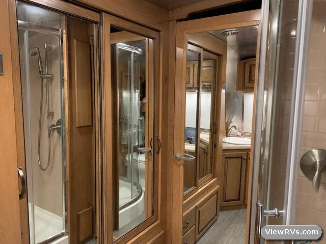 2019 Airstream Classic 33FB Travel Trailer