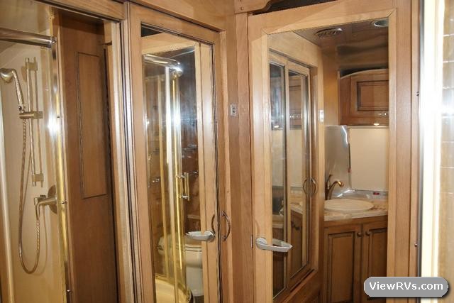 2019 Airstream Classic 33FB Travel Trailer