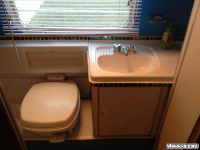 1972 Argosy 24' Travel Trailer (A)