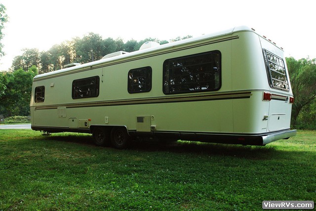 1988 Argosy Trailer 33' (A)