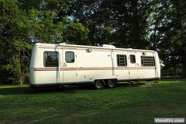 1988 Airstream Argosy Travel Trailer 33' (A)