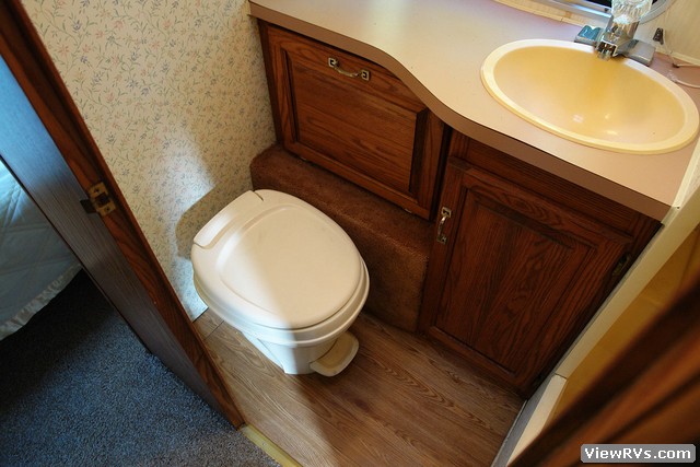 1988 Airstream Argosy Travel Trailer 33' Camper (A)