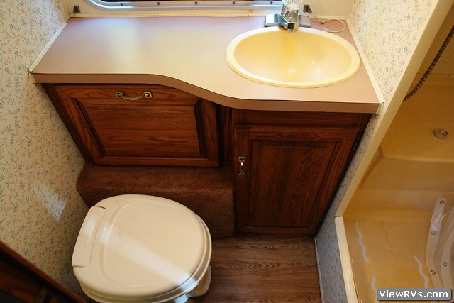 1988 Airstream Argosy Travel Trailer 33' RV (A)