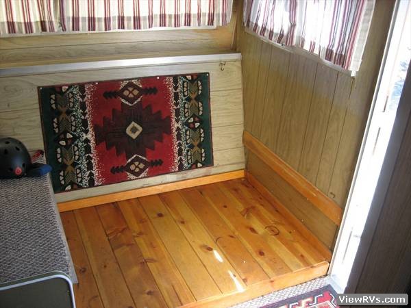 1971 Aristocrat LoLiner 16 travel trailer