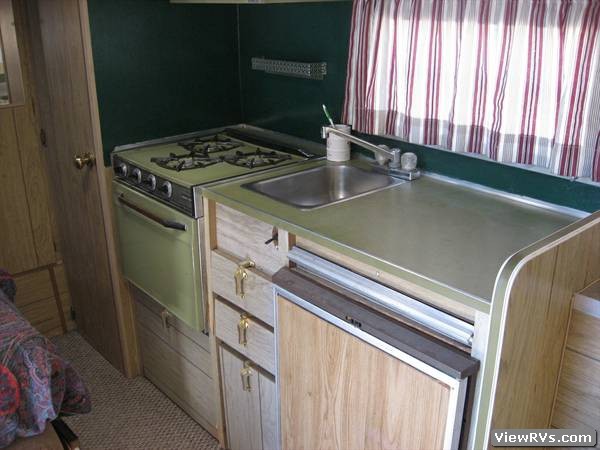1971 Aristocrat LoLiner 16 travel trailer