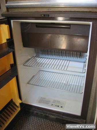 1971 Aristocrat LoLiner 16 travel trailer