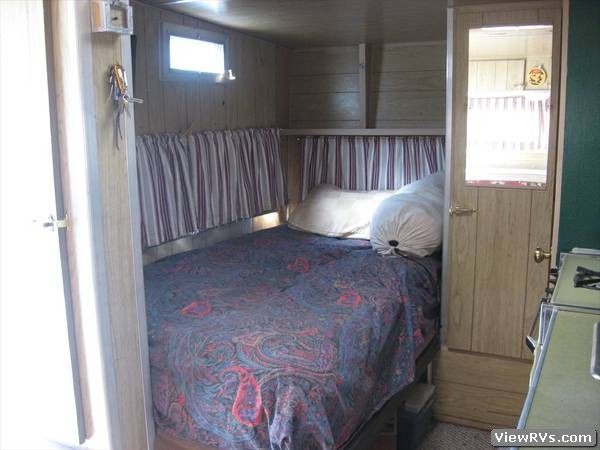 1971 Aristocrat LoLiner 16 travel trailer